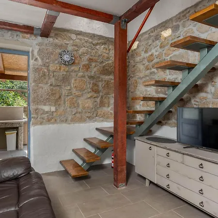 Vikendica Cozy In With Jacuzzi