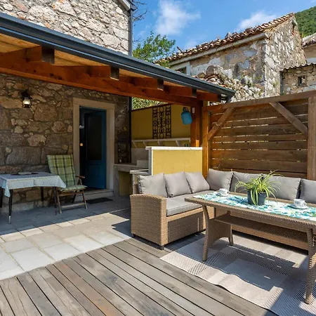 Cozy In With Jacuzzi *