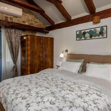 Vikendica Cozy In With Jacuzzi Veli Dol