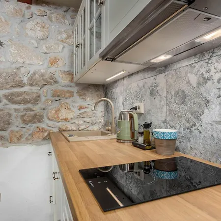 Cozy In With Jacuzzi Vikendica *