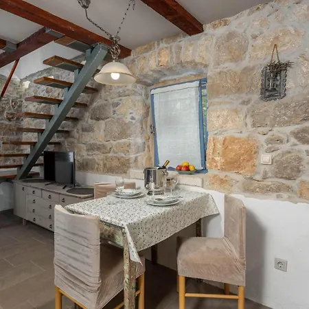 Cozy In With Jacuzzi *