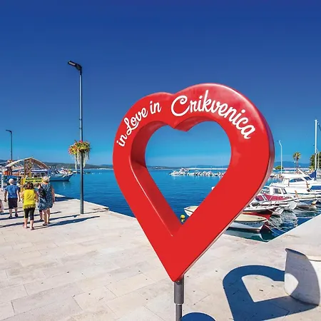 Cozy In With Jacuzzi *