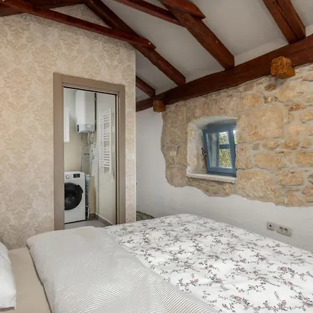 Prázdninový dům Cozy In With Jacuzzi *