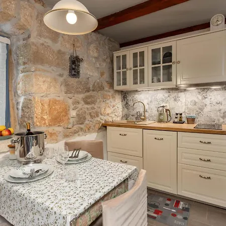 Cozy In With Jacuzzi Prázdninový dům Veli Dol