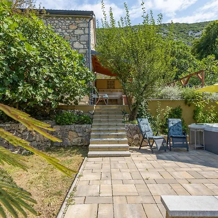 Cozy In With Jacuzzi Veli Dol